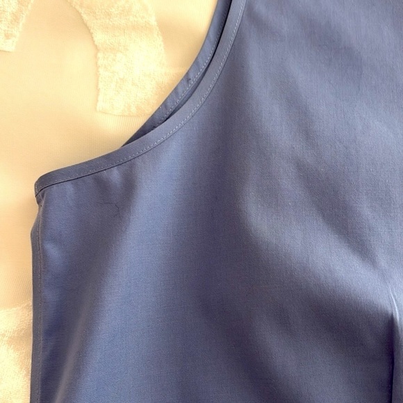 Talbots Sleeveless Blue Collared Wrinkle Resistant Top with Buttons. Size 16 - Picture 5 of 9